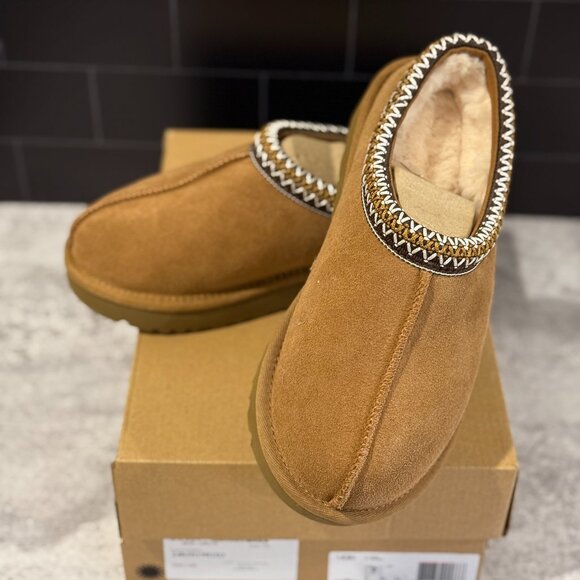 Uggs Tasman Womens 7 Chestnut Brown New in Box - Picture 9 of 9